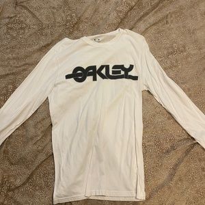 Mens medium long sleeve Oakley shirt